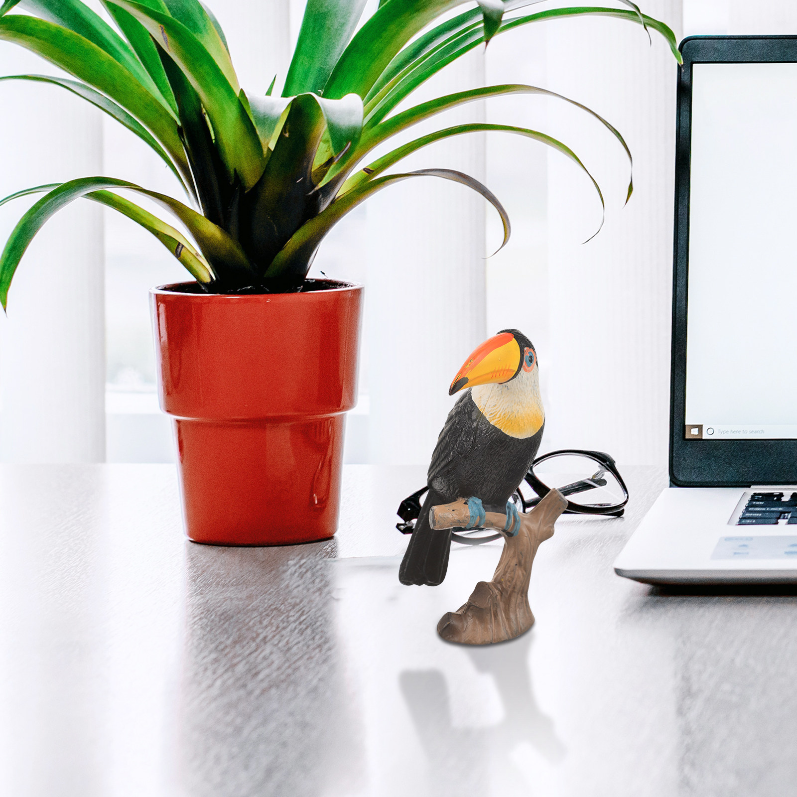 Simulated Toucan Plastic Anima - Home Decor Simulator 评论和价格